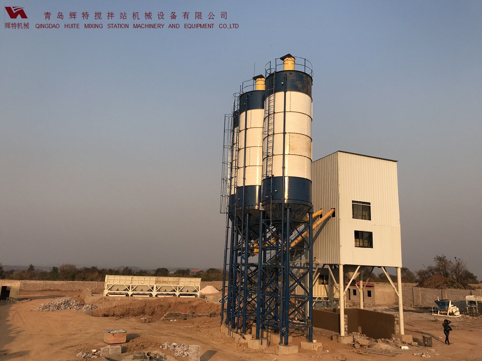 輝特混凝土攪拌站HZS120采用國內(nèi)外知名品牌，大大降低了設(shè)備故障率