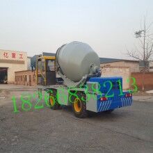 江西瑞金流動(dòng)式攪拌車(chē)廠(chǎng)家 金億自上料攪拌車(chē)價(jià)格