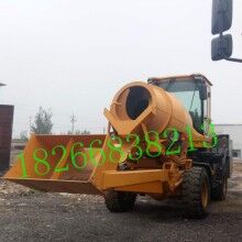 江西豐城2017濟(jì)寧金億新款自動(dòng)上料攪拌車(chē)1.2立方攪拌車(chē)生產(chǎn)廠(chǎng)家