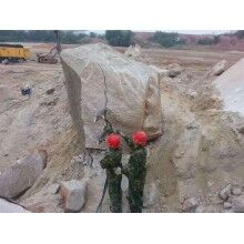 鋼筋混凝土破碎石頭用液壓分裂機設(shè)備