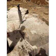 供應(yīng)貴陽巖石分裂機多少錢一臺